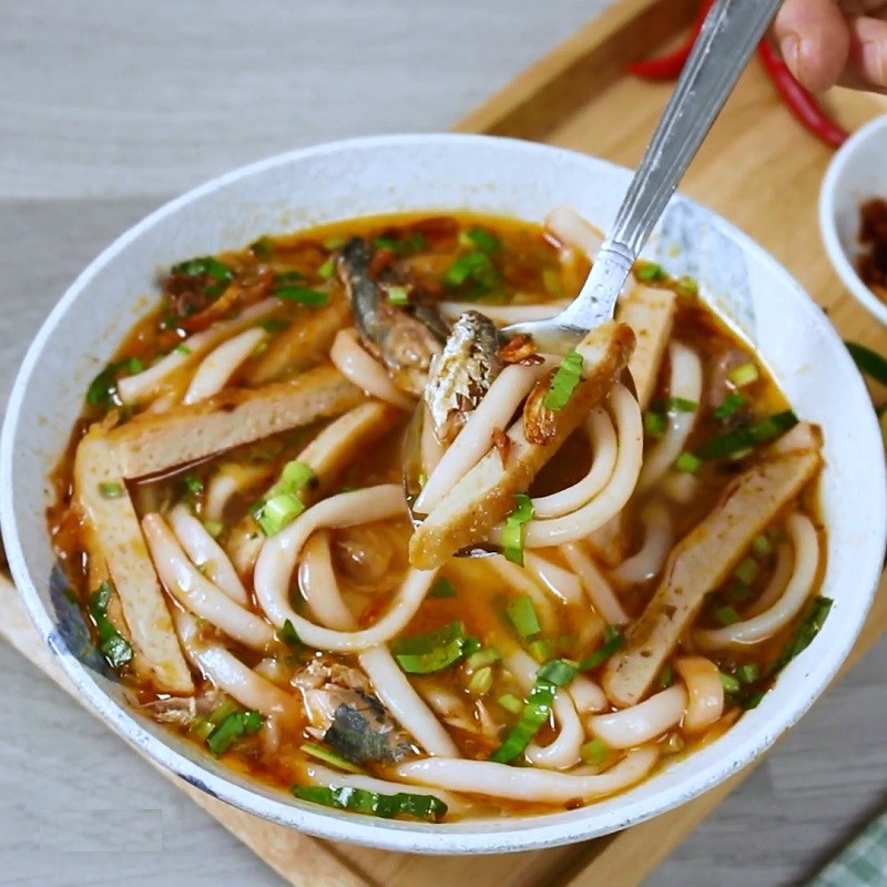 ( CA 1 + HC ) BÁNH CANH CÁ NỤC