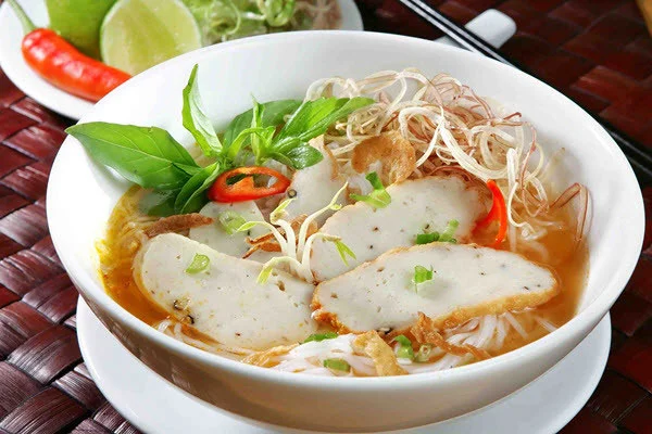 (CA 1+HC) BÁNH CANH CHẢ CÁ.