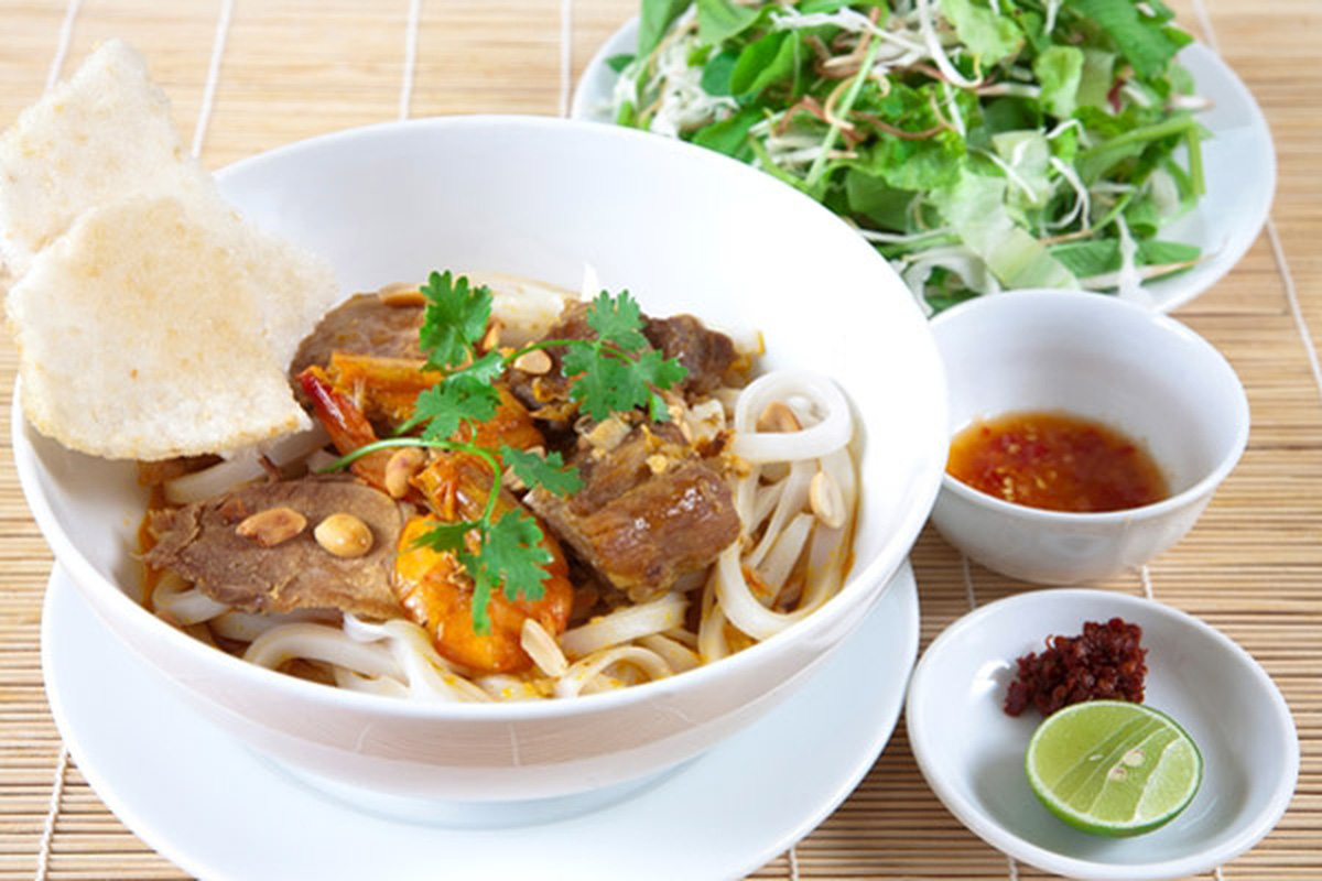 ( CA 1 + HC ) MỲ QUẢNG THỊT XÍU